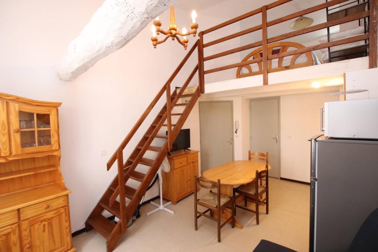 Charmant Appart 4 Personnes Plein Centre Riez Exterior foto